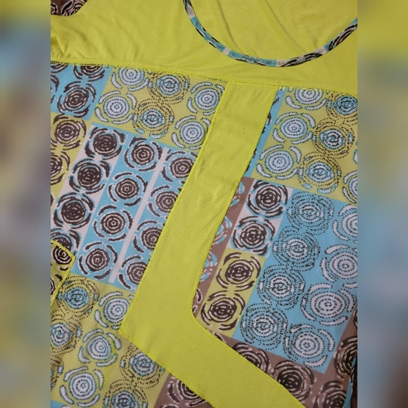 FREE W BUNDLE Variations Y2K lettuce hem top - Picture 3 of 11